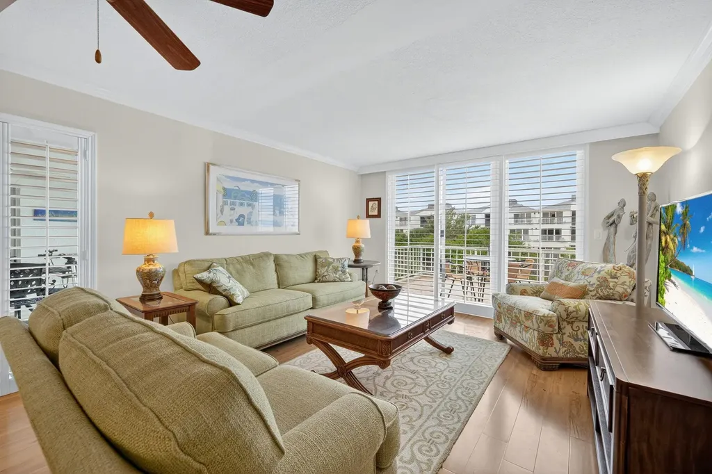 200 Periwinkle Way Sanibel FL 33957