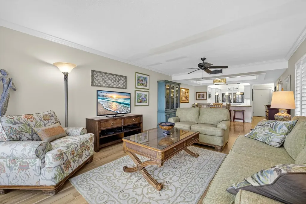 200 Periwinkle Way Sanibel FL 33957