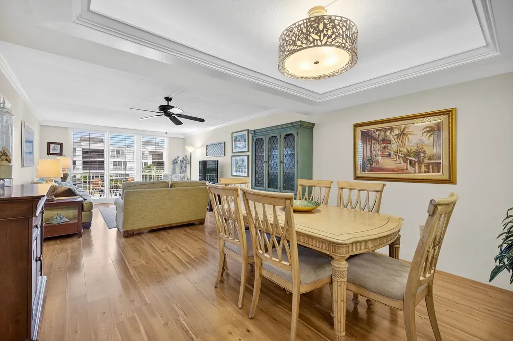 200 Periwinkle Way Sanibel FL 33957