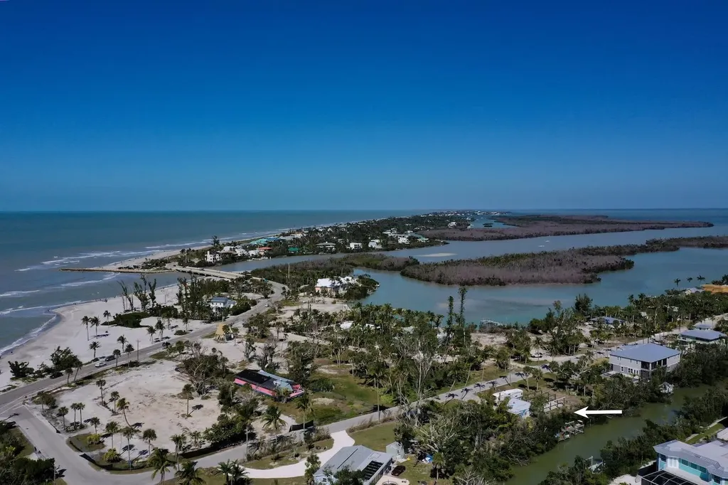 2490 Coconut Drive Sanibel FL 33957