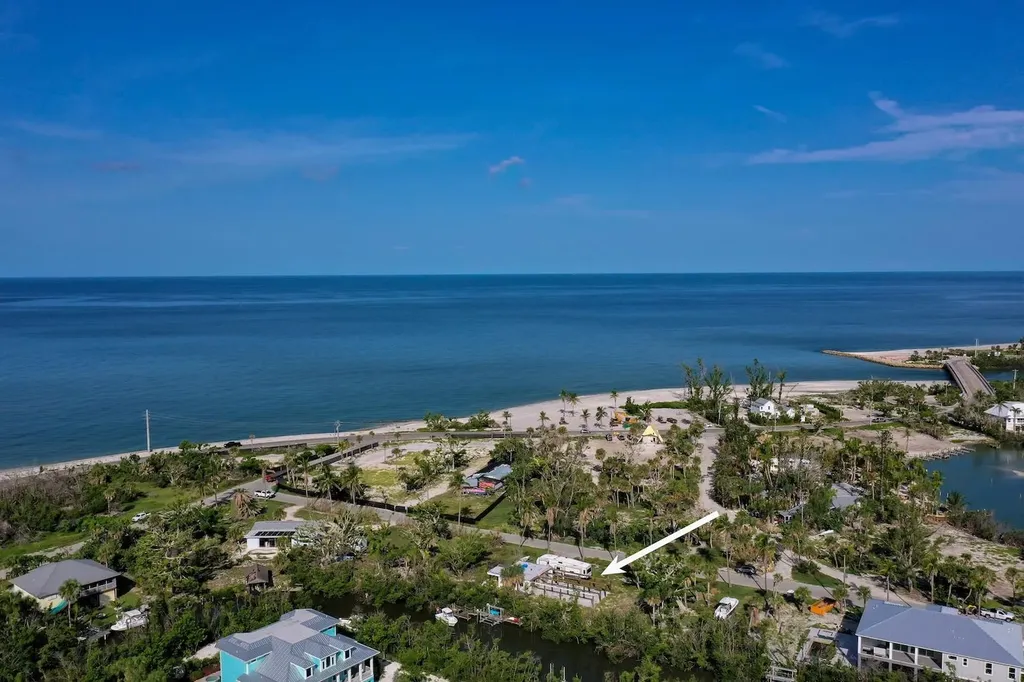 2490 Coconut Drive Sanibel FL 33957