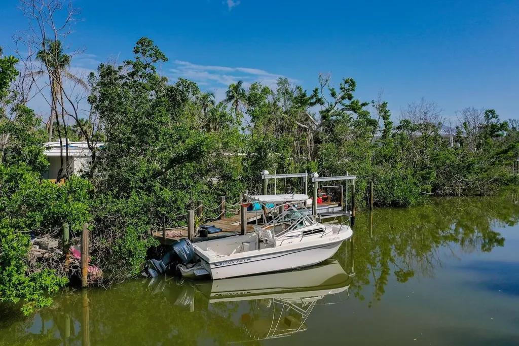 2490 Coconut Drive Sanibel FL 33957