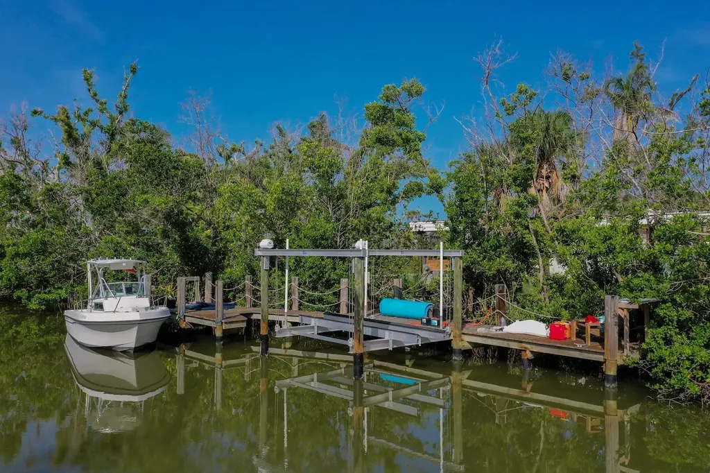 2490 Coconut Drive Sanibel FL 33957