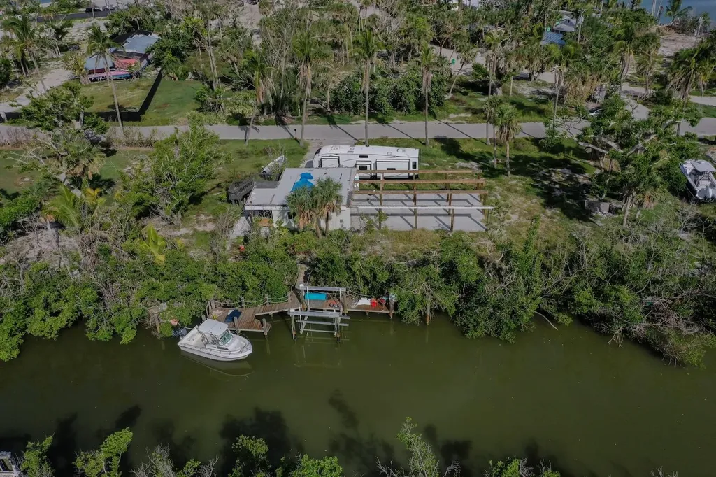 2490 Coconut Drive Sanibel FL 33957