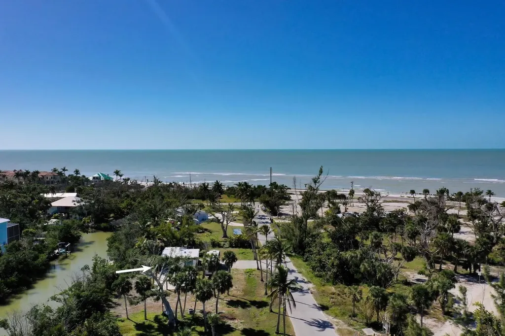 2490 Coconut Drive Sanibel FL 33957