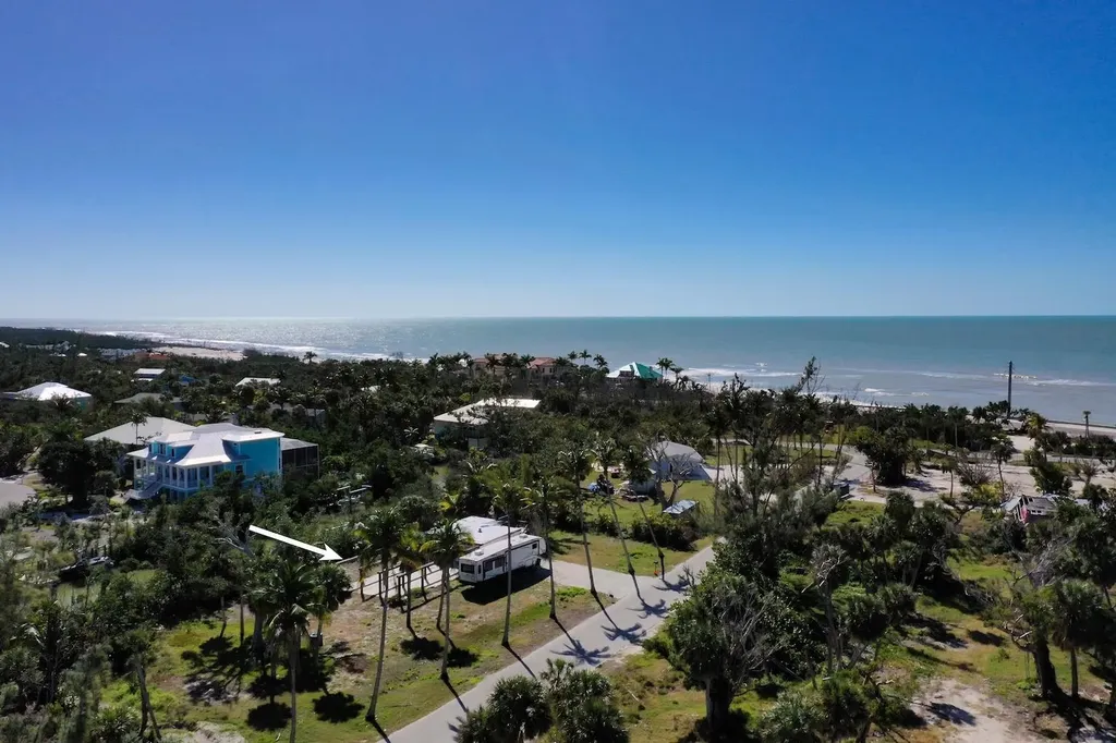 2490 Coconut Drive Sanibel FL 33957