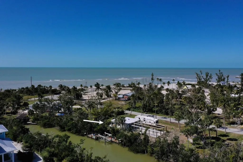 2490 Coconut Drive Sanibel FL 33957