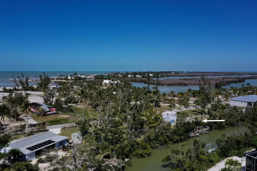 2490 Coconut Drive Sanibel FL 33957