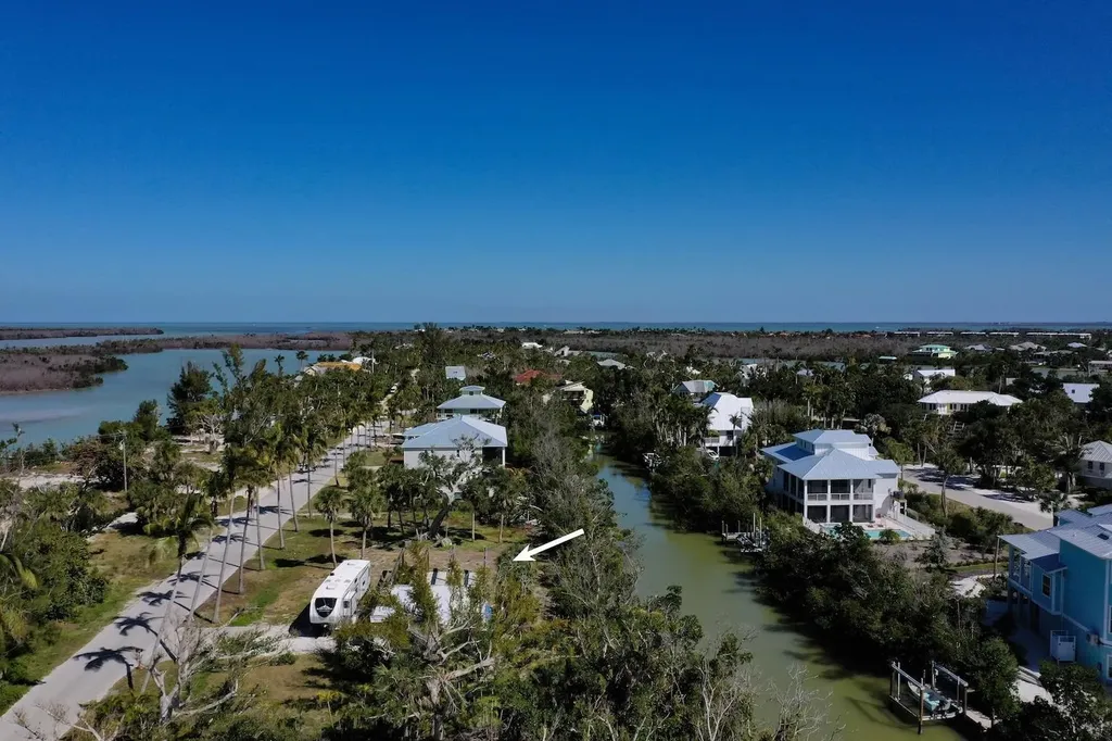 2490 Coconut Drive Sanibel FL 33957