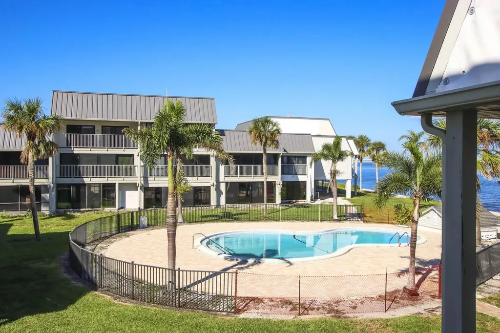 760 Sextant Drive Sanibel FL 33957