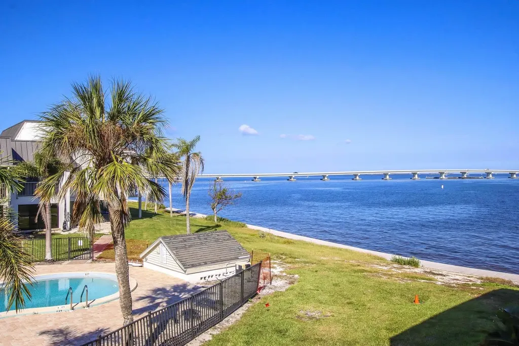 760 Sextant Drive Sanibel FL 33957