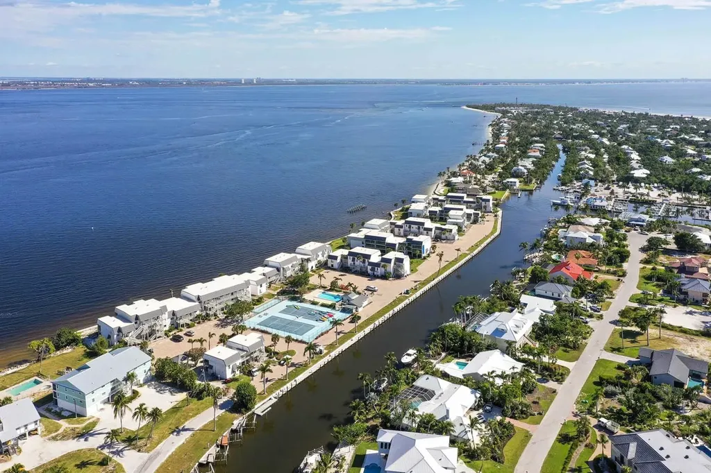 760 Sextant Drive Sanibel FL 33957