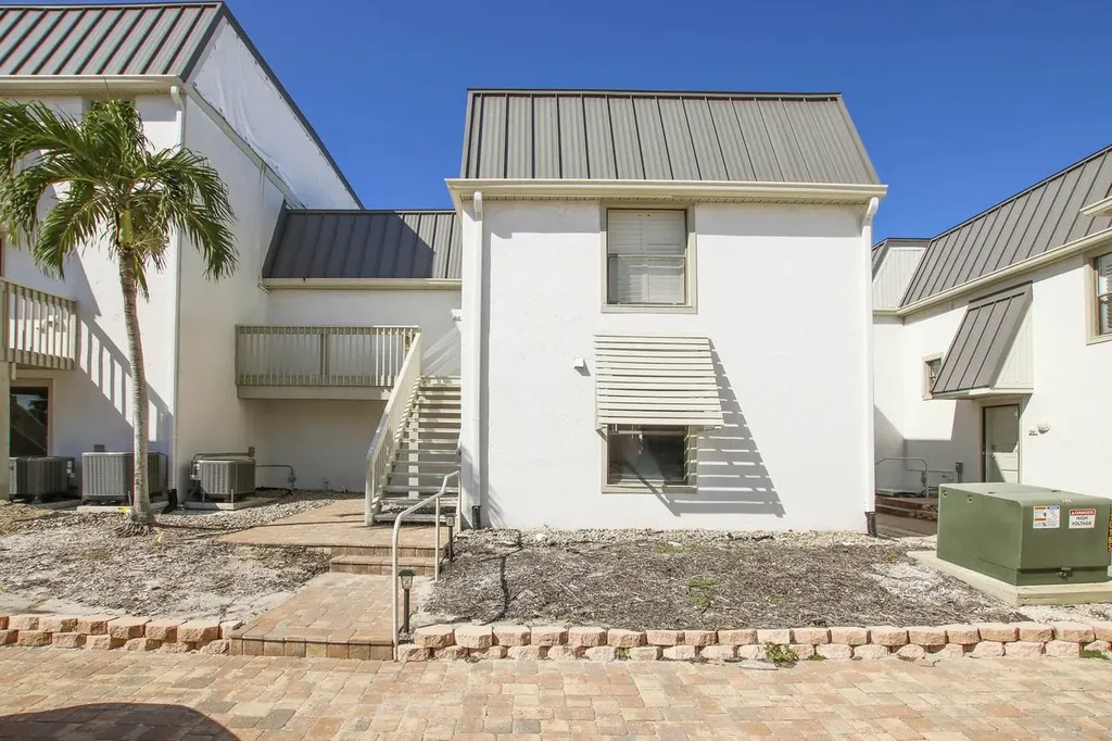 760 Sextant Drive Sanibel FL 33957