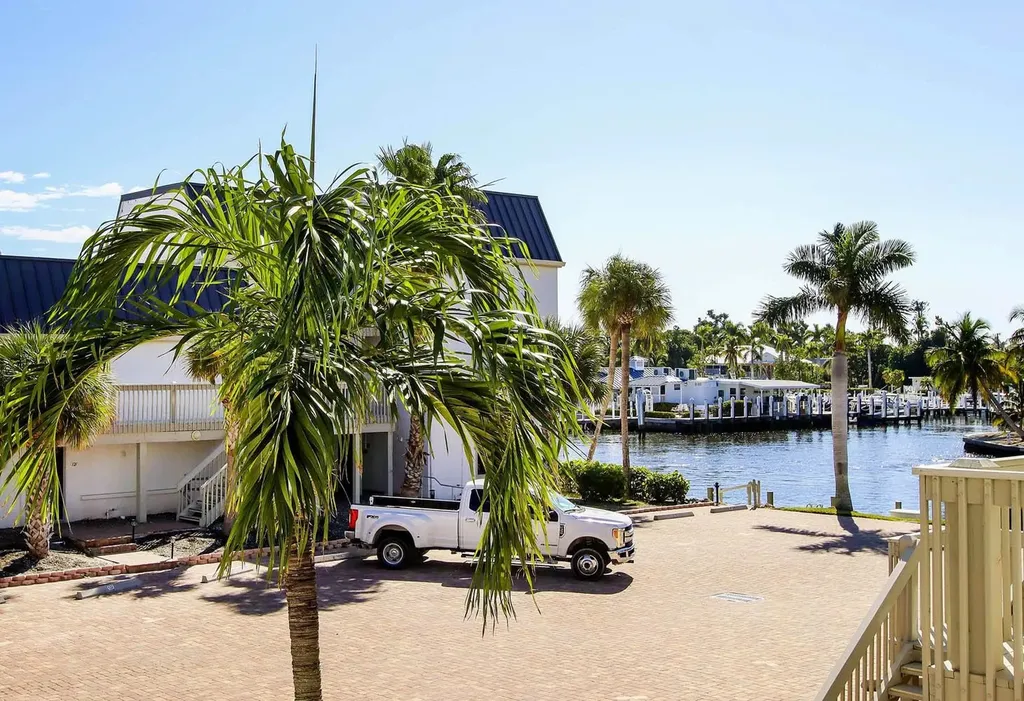 760 Sextant Drive Sanibel FL 33957