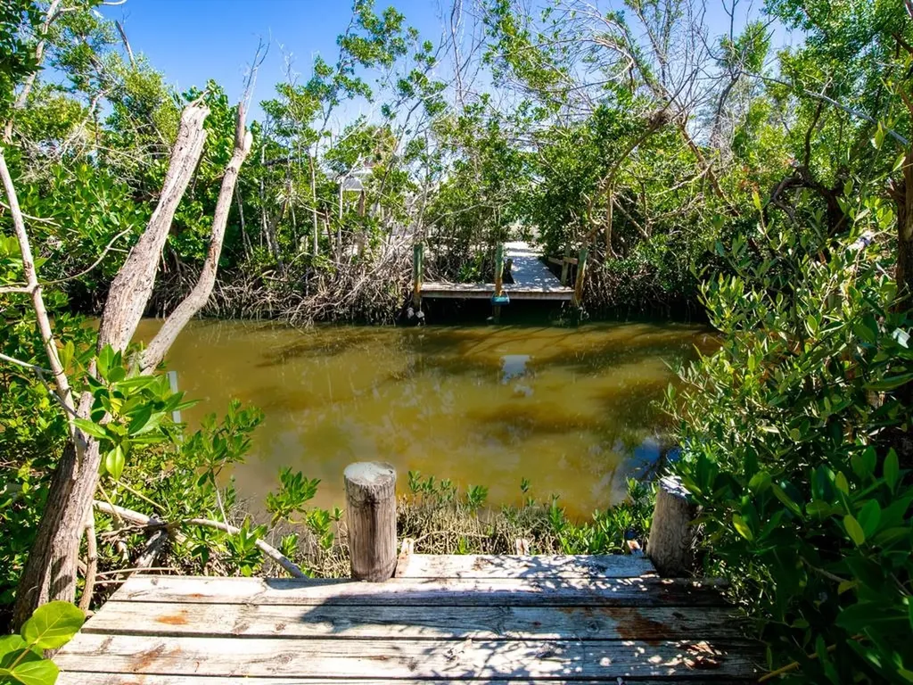 1113 Skiff Place Sanibel FL 33957