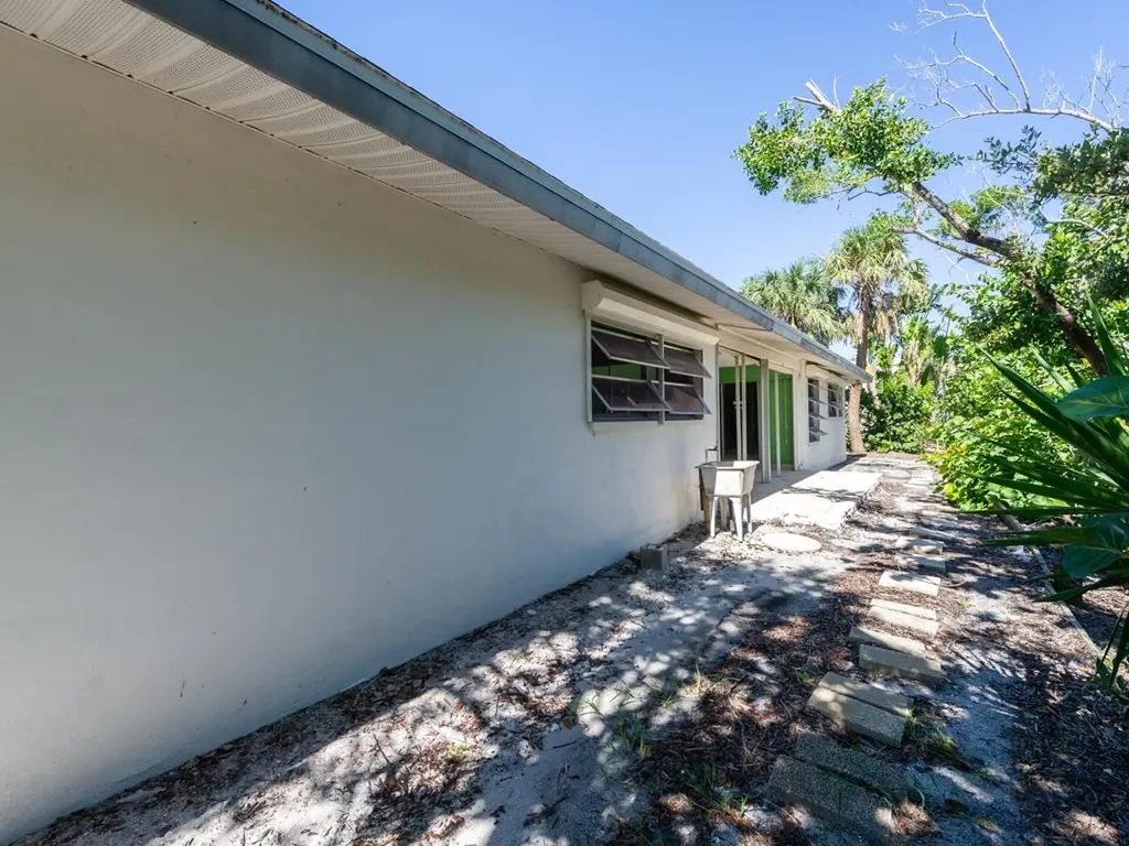 1113 Skiff Place Sanibel FL 33957