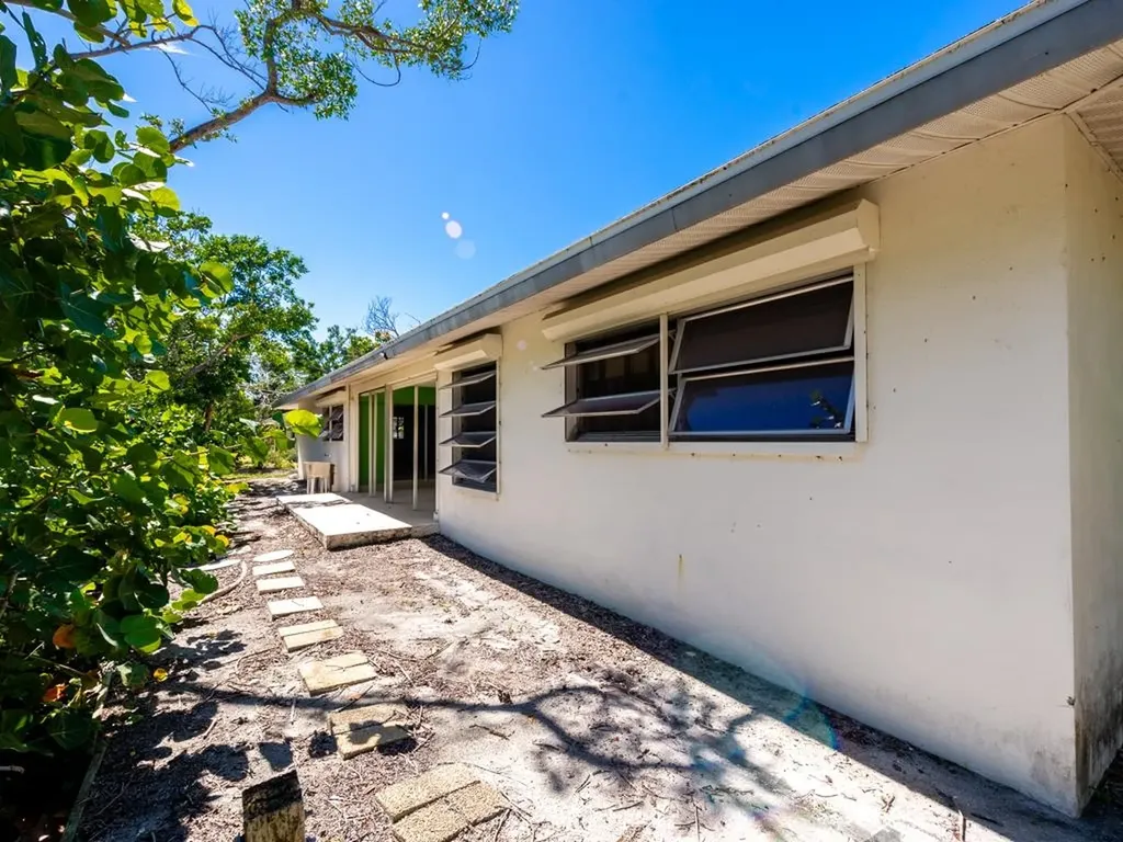 1113 Skiff Place Sanibel FL 33957