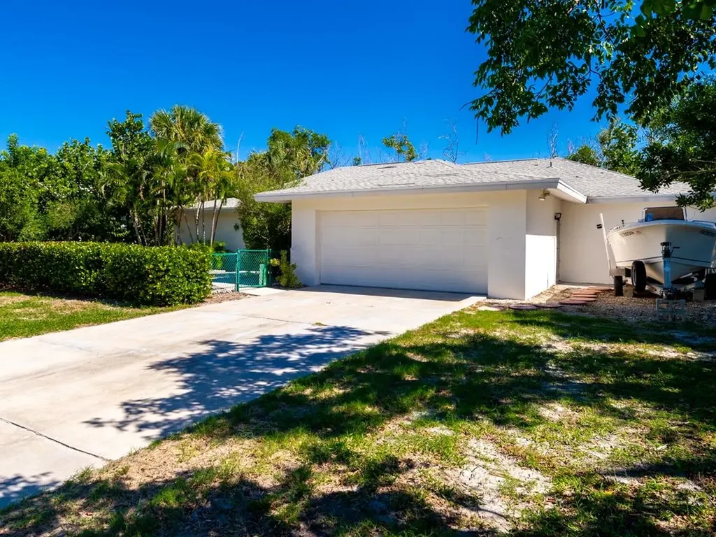 1113 Skiff Place Sanibel FL 33957