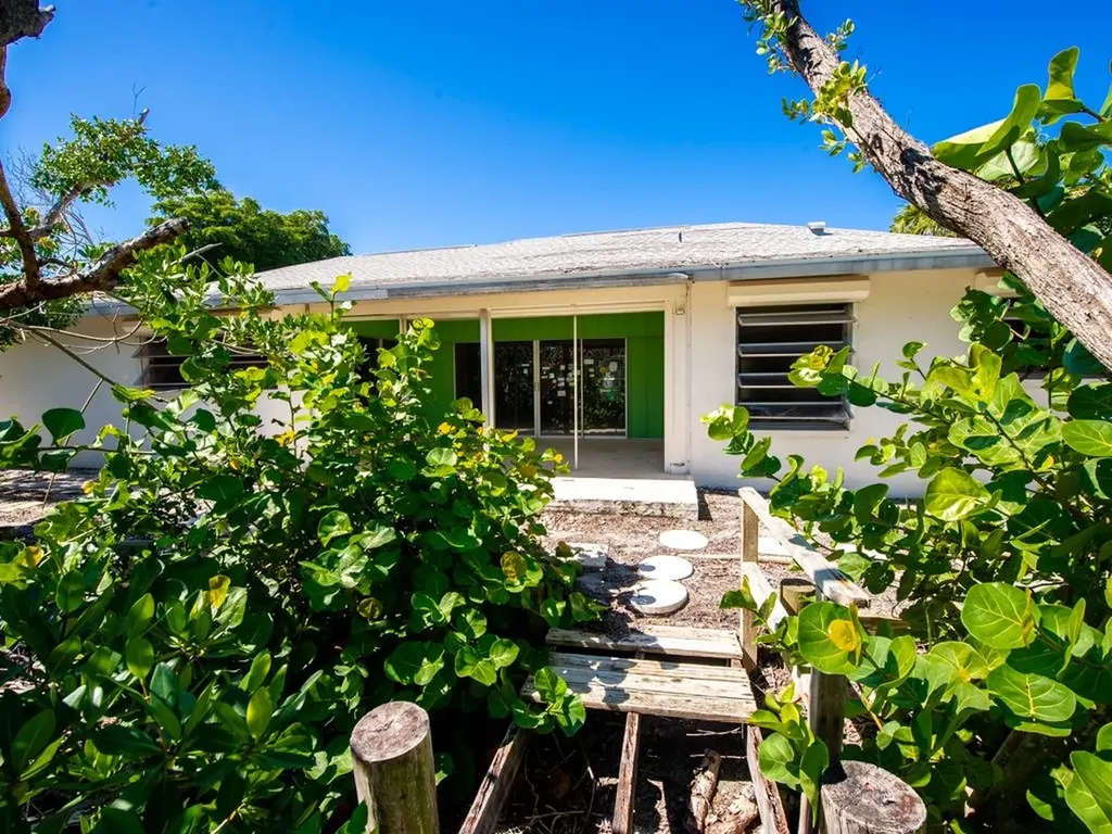 1113 Skiff Place Sanibel FL 33957