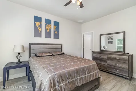 431 Bridgeport Avenue NW Palm Bay FL 32907