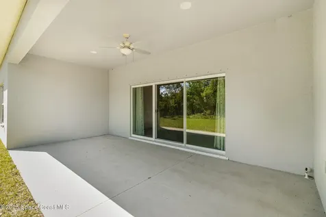431 Bridgeport Avenue NW Palm Bay FL 32907