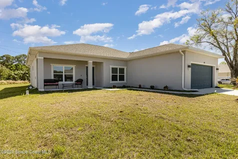 431 Bridgeport Avenue NW Palm Bay FL 32907