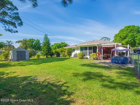 1010 35th Avenue Vero Beach FL 32960