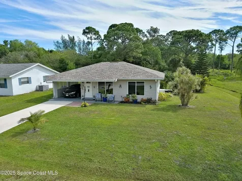 1010 35th Avenue Vero Beach FL 32960