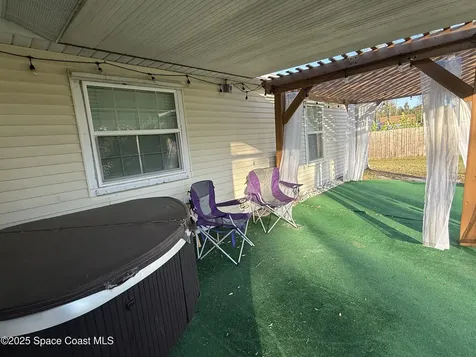 504 Elizabeth Street SE Palm Bay FL 32909