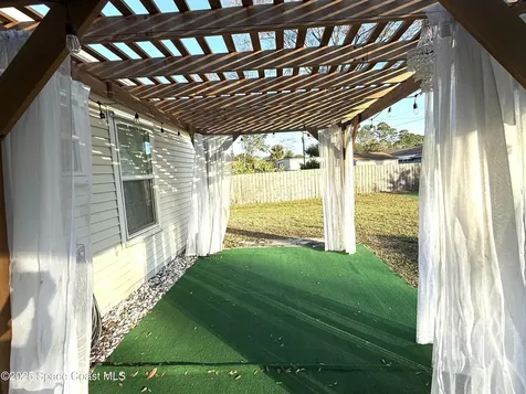 504 Elizabeth Street SE Palm Bay FL 32909