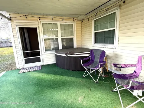 504 Elizabeth Street SE Palm Bay FL 32909