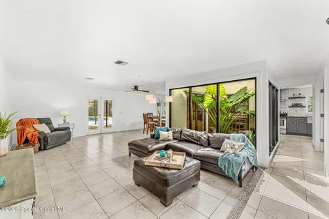 4405 Country Road Melbourne FL 32934