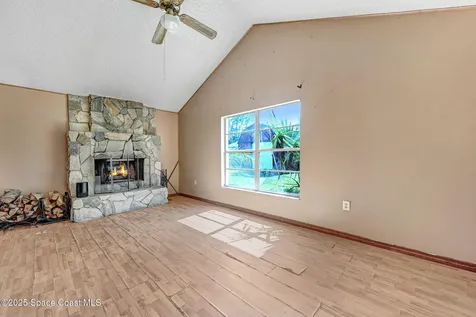 1070 Brickell Street SE Palm Bay FL 32909