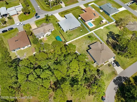 1070 Brickell Street SE Palm Bay FL 32909