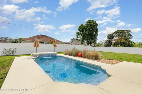1750 Macklin Street NW Palm Bay FL 32907