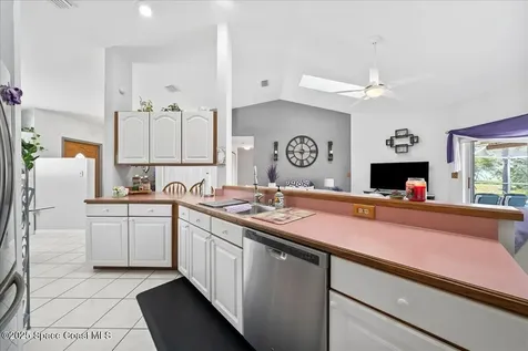 814 Hanau Avenue NW Palm Bay FL 32907