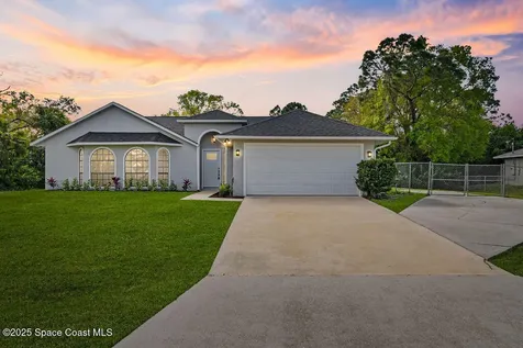 1498 Beche Street SE Palm Bay FL 32909