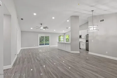 1498 Beche Street SE Palm Bay FL 32909