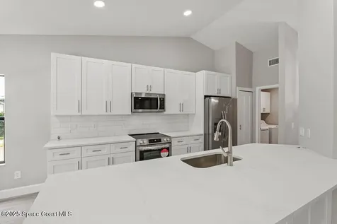 1498 Beche Street SE Palm Bay FL 32909