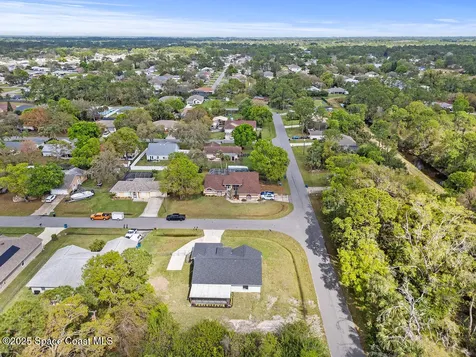 1498 Beche Street SE Palm Bay FL 32909