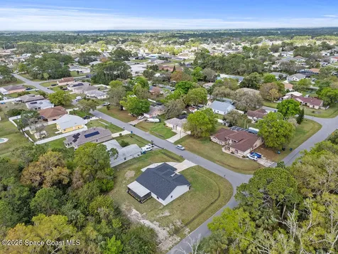 1498 Beche Street SE Palm Bay FL 32909