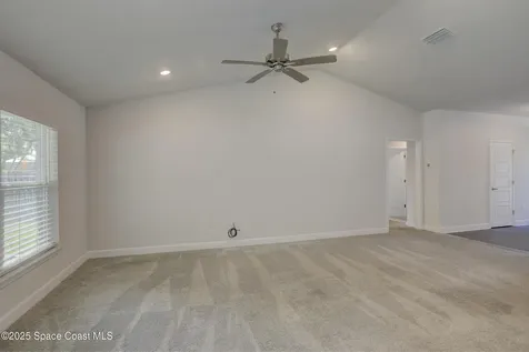 582 Caravan Terrace Sebastian FL 32958