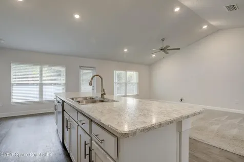 582 Caravan Terrace Sebastian FL 32958