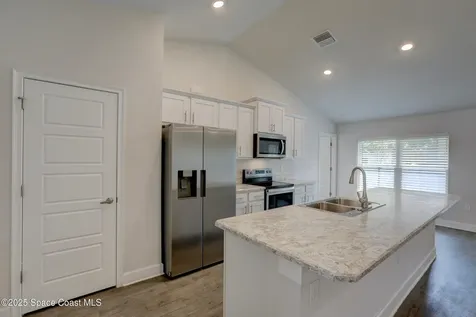 582 Caravan Terrace Sebastian FL 32958