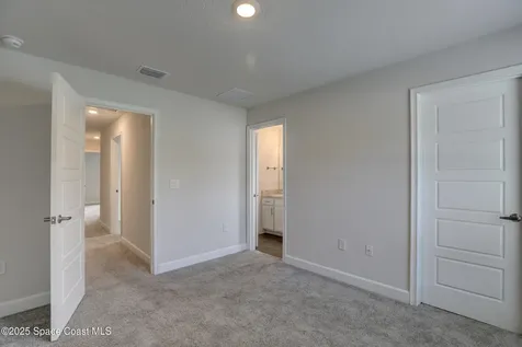 582 Caravan Terrace Sebastian FL 32958