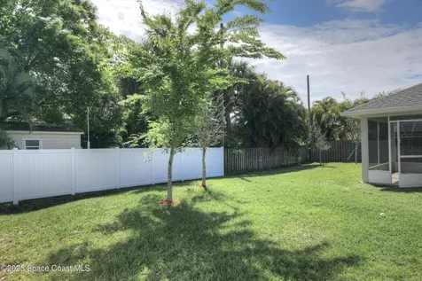 582 Caravan Terrace Sebastian FL 32958