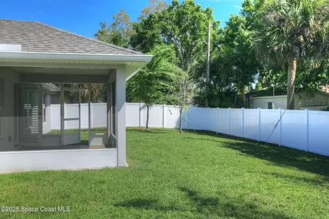 582 Caravan Terrace Sebastian FL 32958
