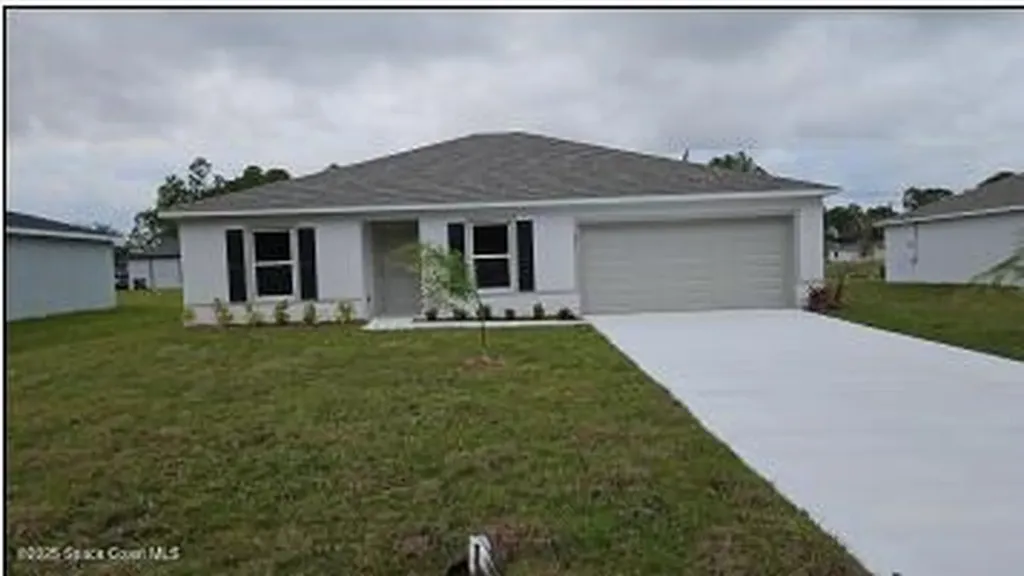 691 Flynn Street SE Palm Bay FL 32909