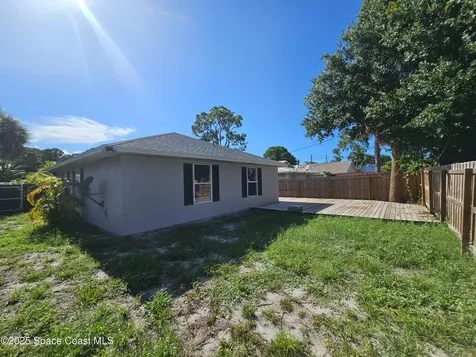 1526 22nd Avenue SW Vero Beach FL 32962