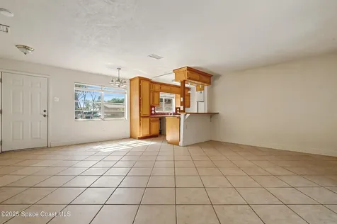 305 W Arlington Street Satellite Beach FL 32937